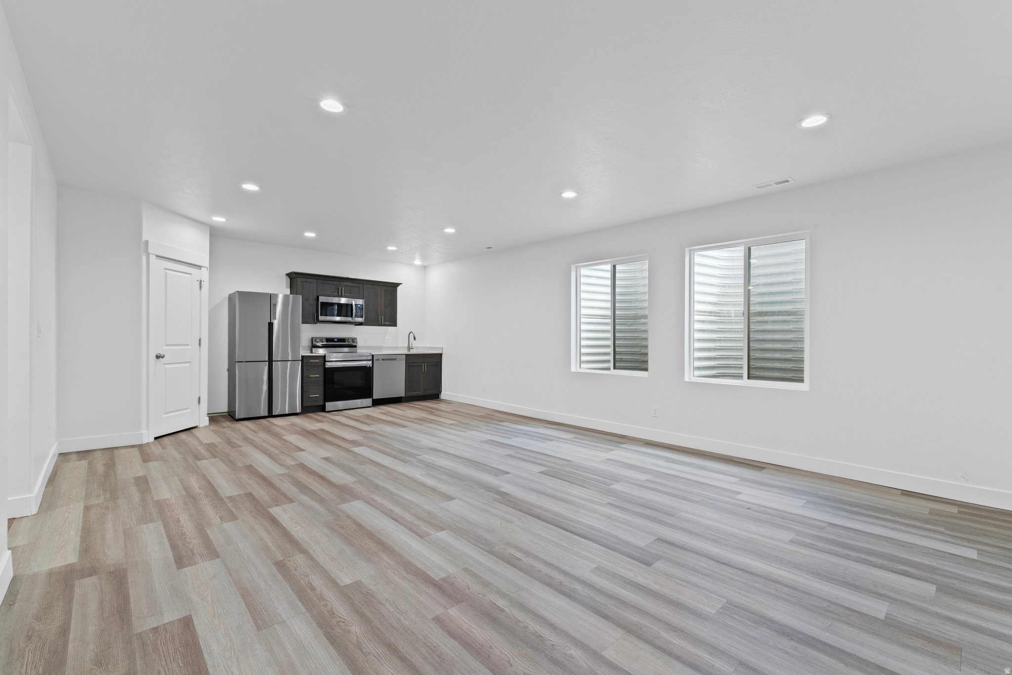 LONE TREE AT CIRCLE FIVE RANCH - Residential Lease