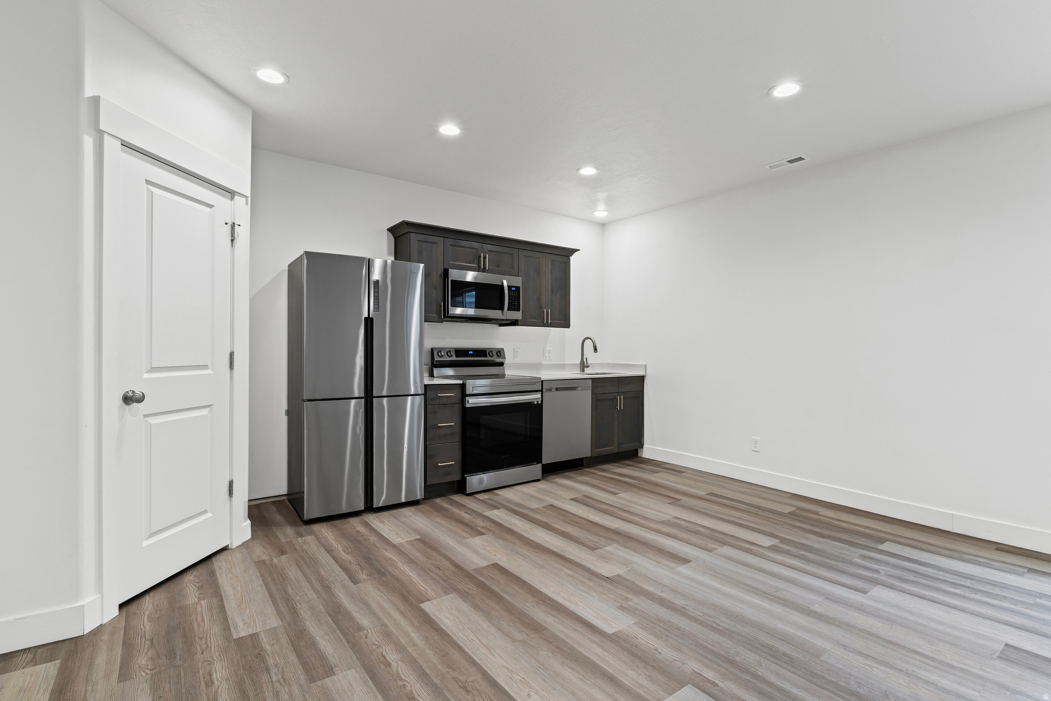 LONE TREE AT CIRCLE FIVE RANCH - Residential Lease