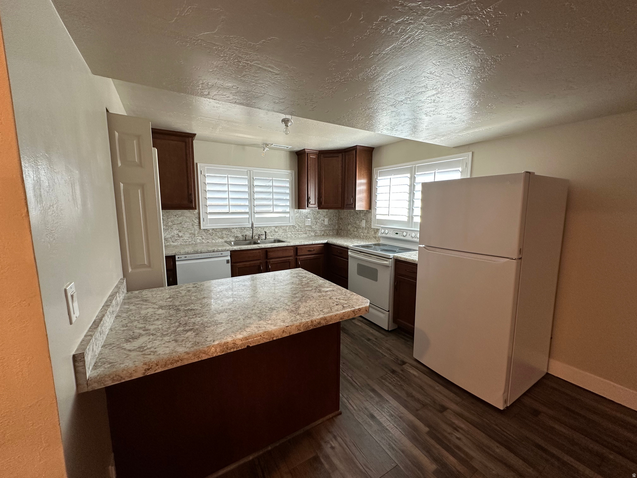 WHISPERWOOD - Residential