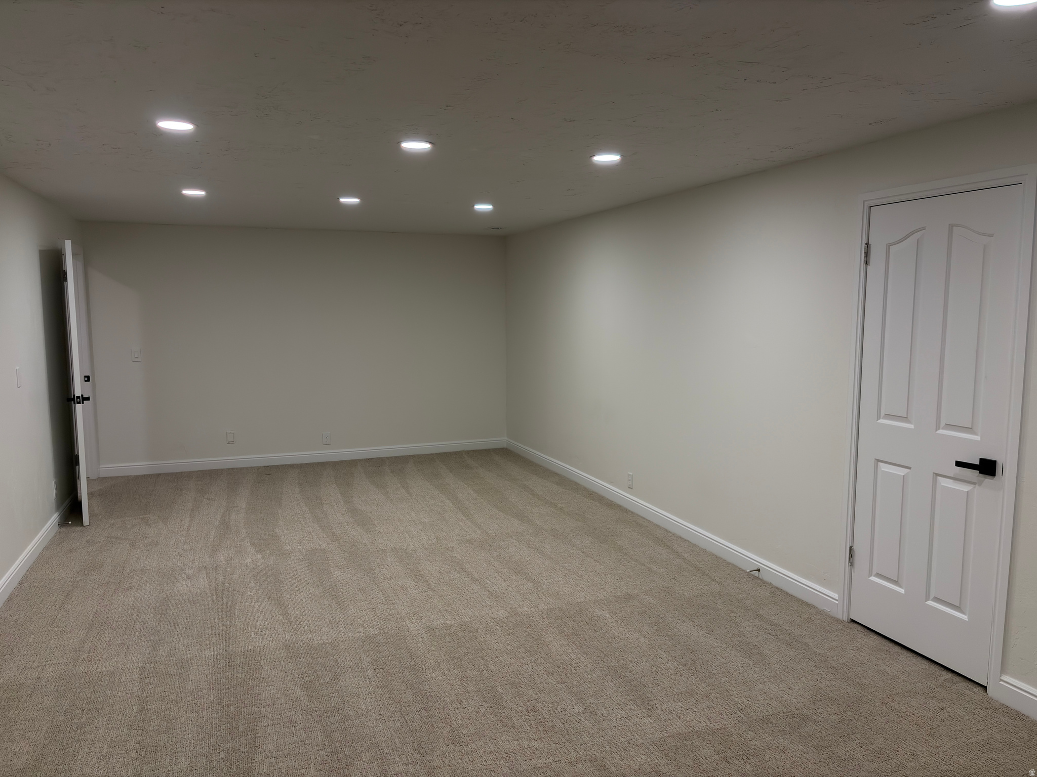 WHISPERWOOD - Residential