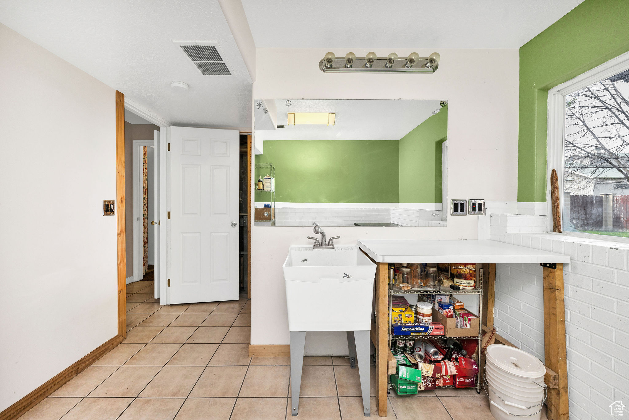 811 S Park Ave, Logan, Utah image 18