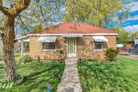 Photo of 42 S 450 E, Clearfield, UT 84015 (MLS # 2147490)