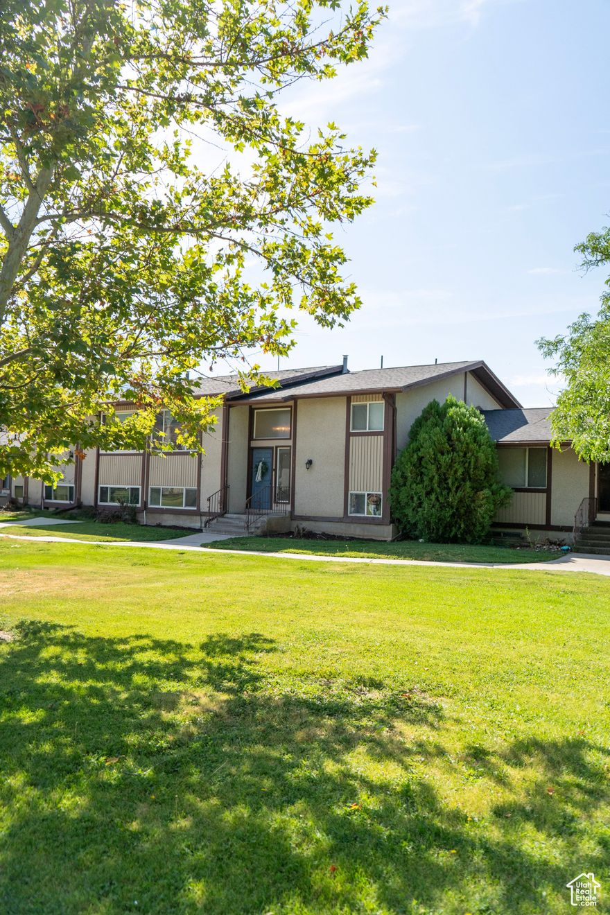 $4000 in Seller Concessions with a full price offer! Cash flowing investment property ready for its new owners!  Come view this well laid out town home, that features two living spaces, each equipped with their own separate entrances, kitchen, dining and laundry spaces. Strategically located near schools, parks, pickle ball courts, shopping and more. Upstairs was renovated in 2019 and new flooring in main areas was just added this year. Basement was refreshed with new coat of paint and added lighting and new flooring in main areas. Upstairs renters are currently in place in a month to month contract but will be moving out end of March. Ask about rental history and financials. Buyer/ Buyer agents to verify all information pertaining to the home.  Agent related to seller.  All offers must be accompanied by Pre approval or proof of funds.  New photos coming 3/01/2026