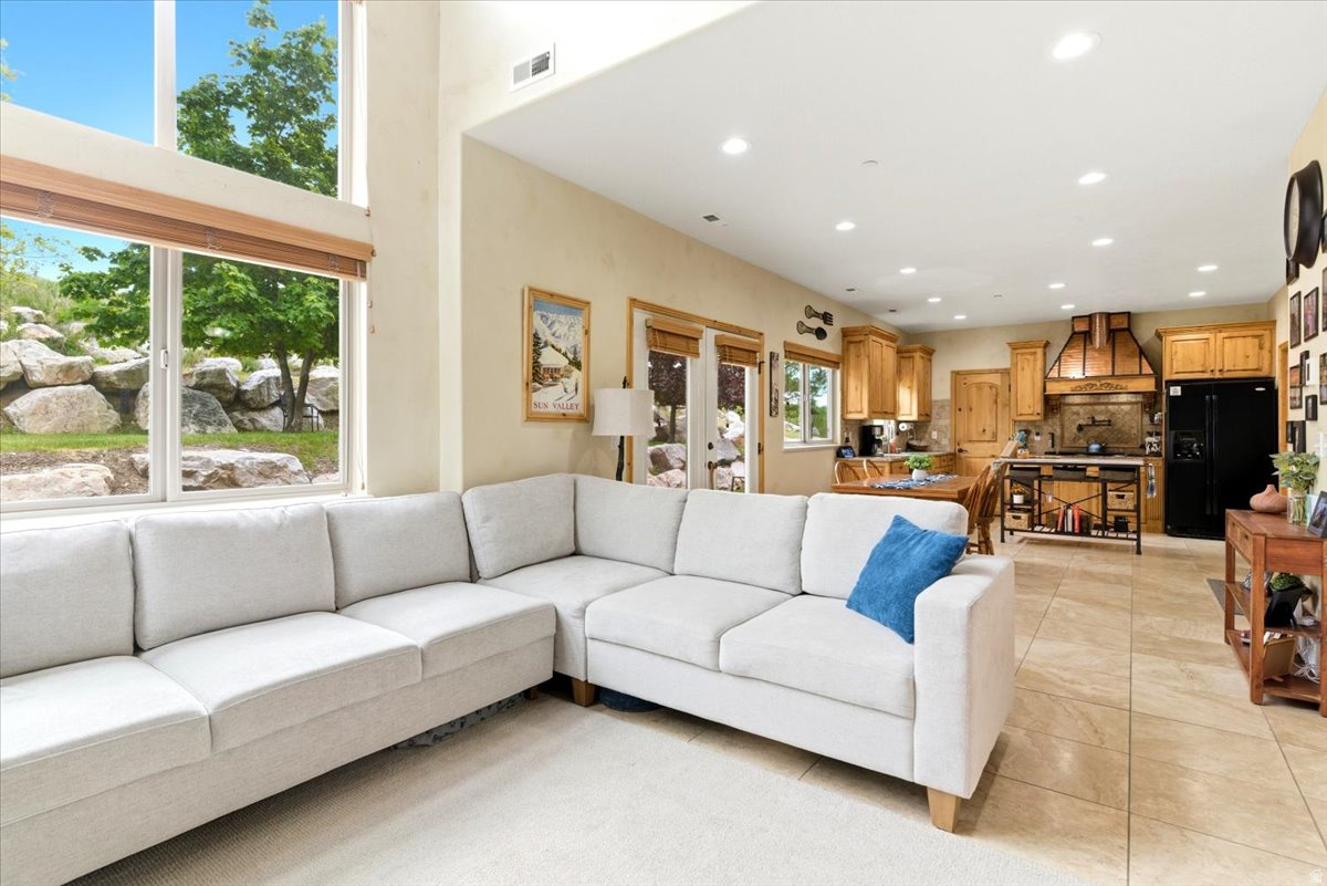 THE CASCADES - Residential