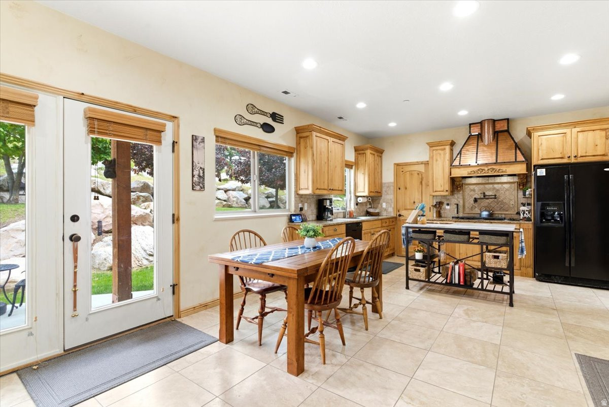 THE CASCADES - Residential