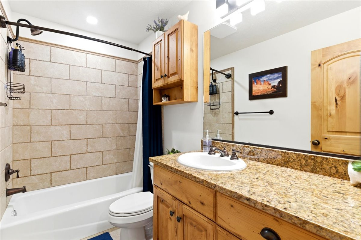THE CASCADES - Residential