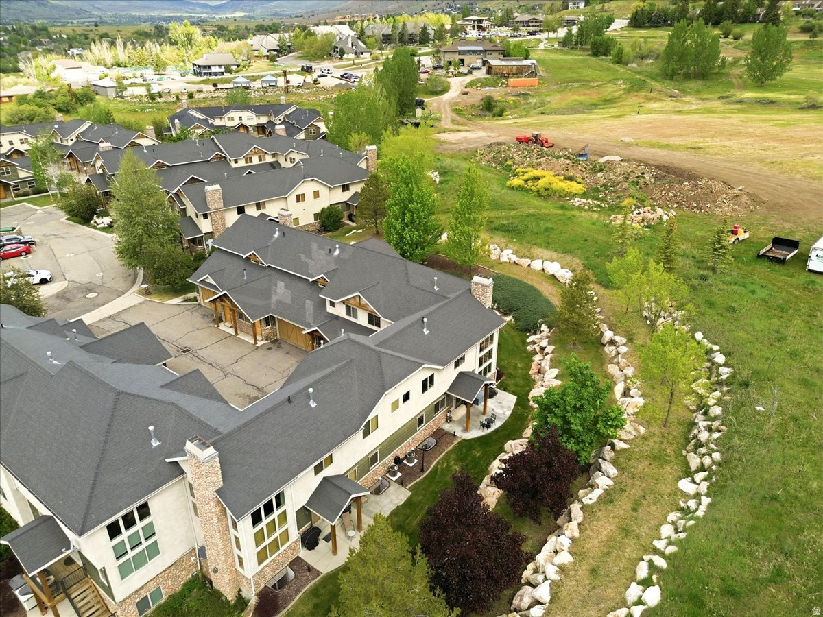 THE CASCADES - Residential