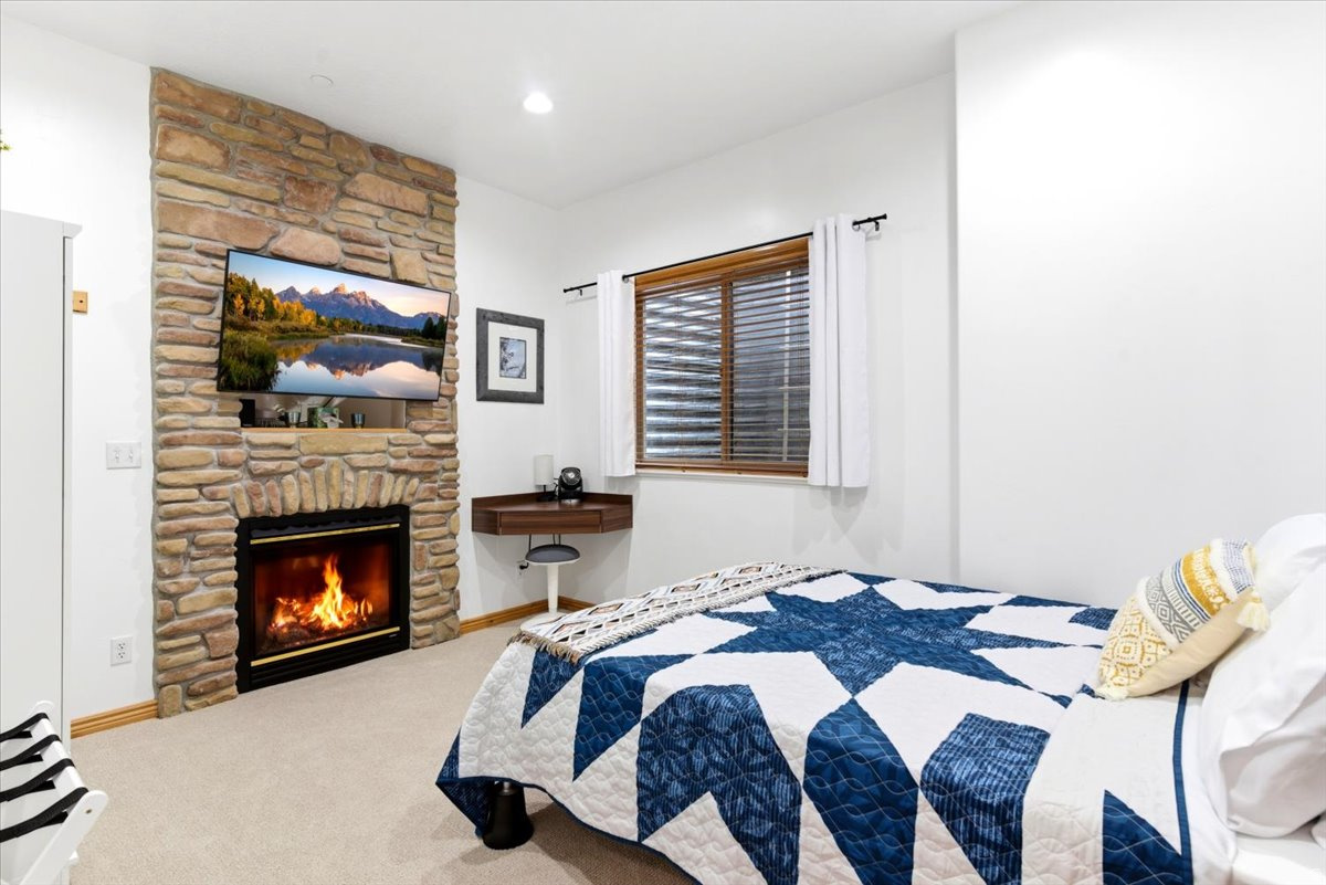 THE CASCADES - Residential
