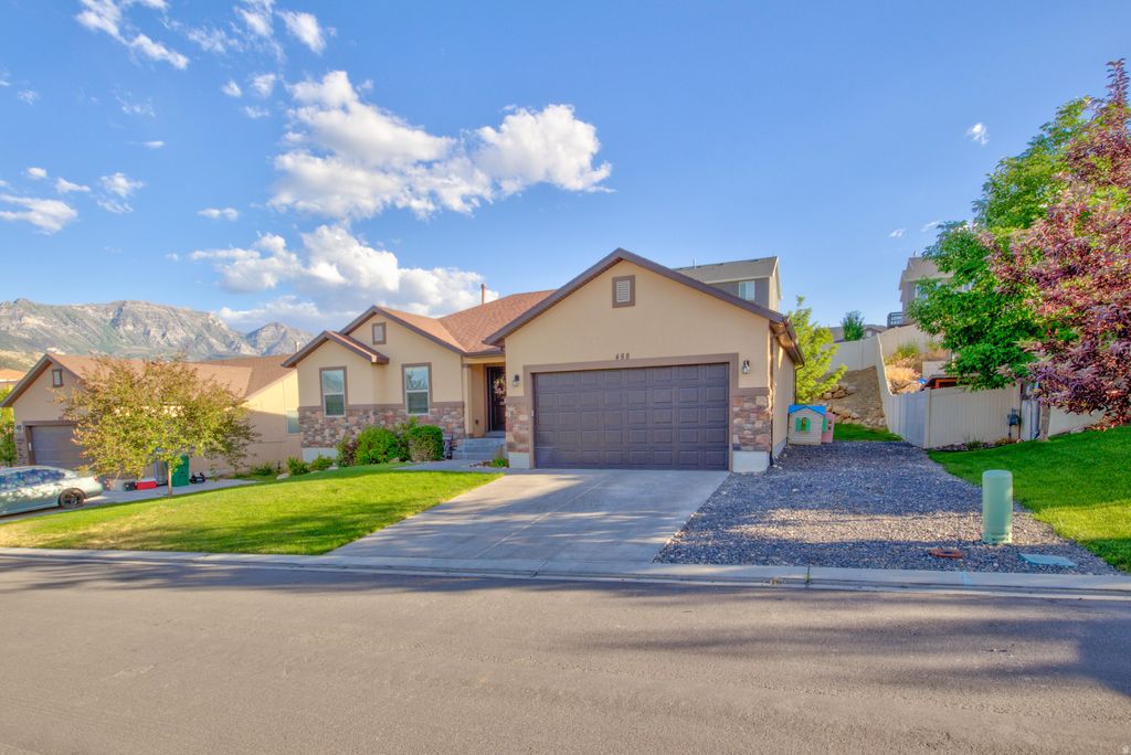 Photo of 488 SLATE DR, Santaquin, UT 84655 (MLS # 2170246)