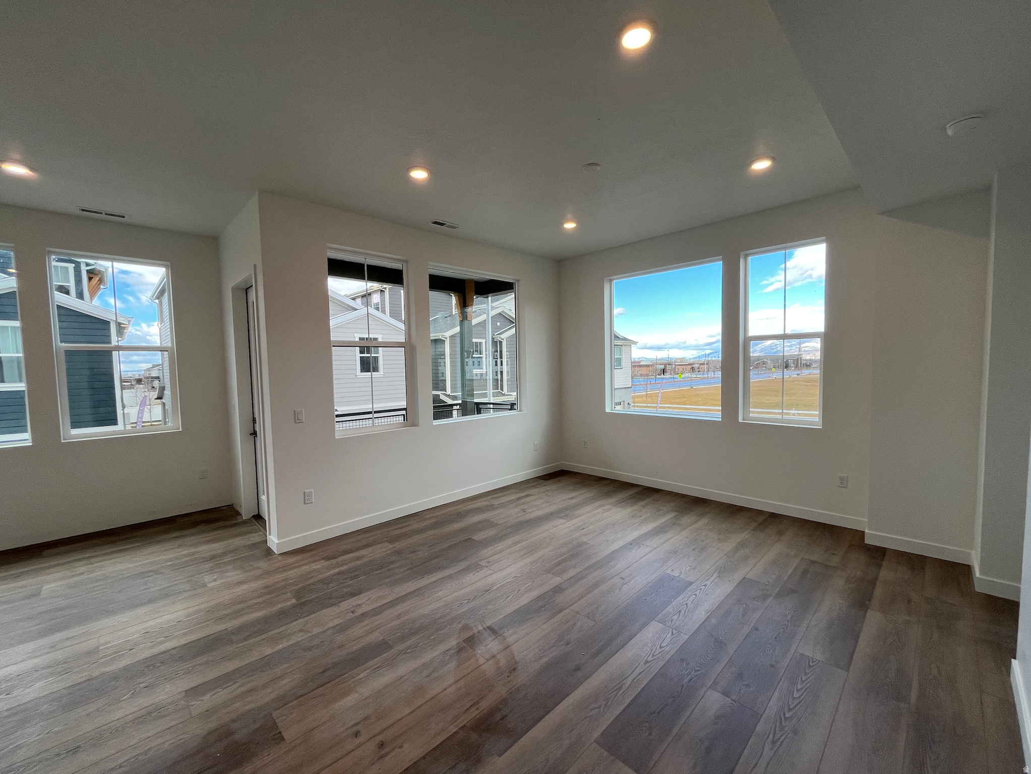 HUNTINGTON RANCH - Residential