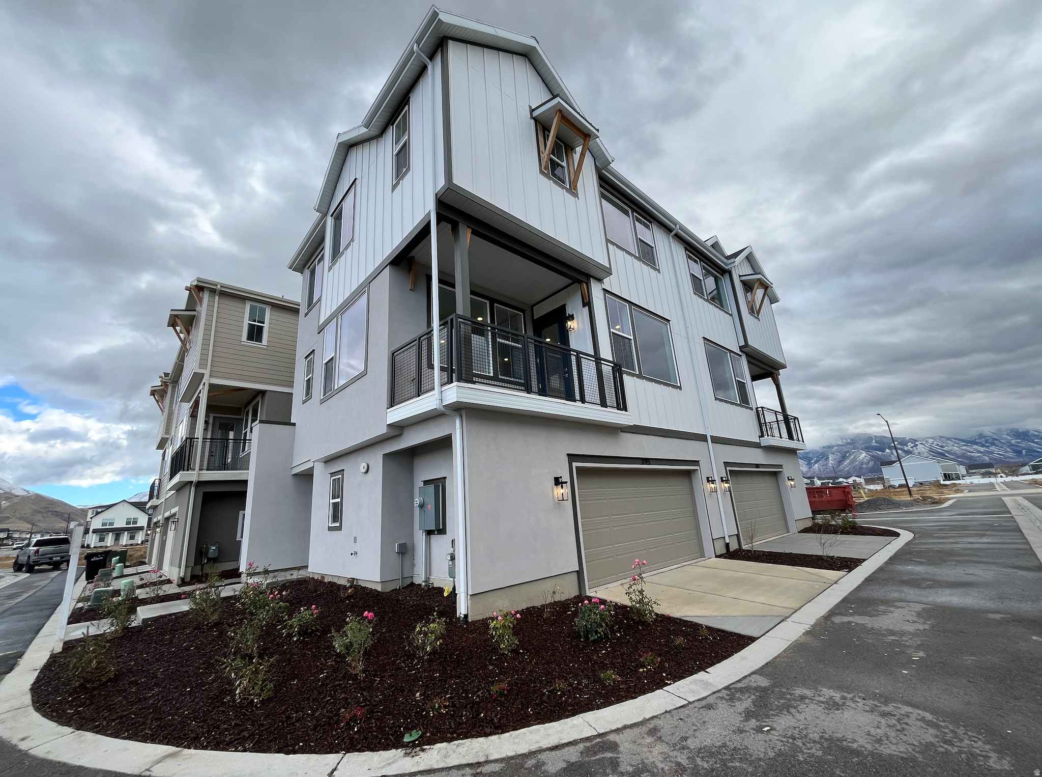 HUNTINGTON RANCH - Residential