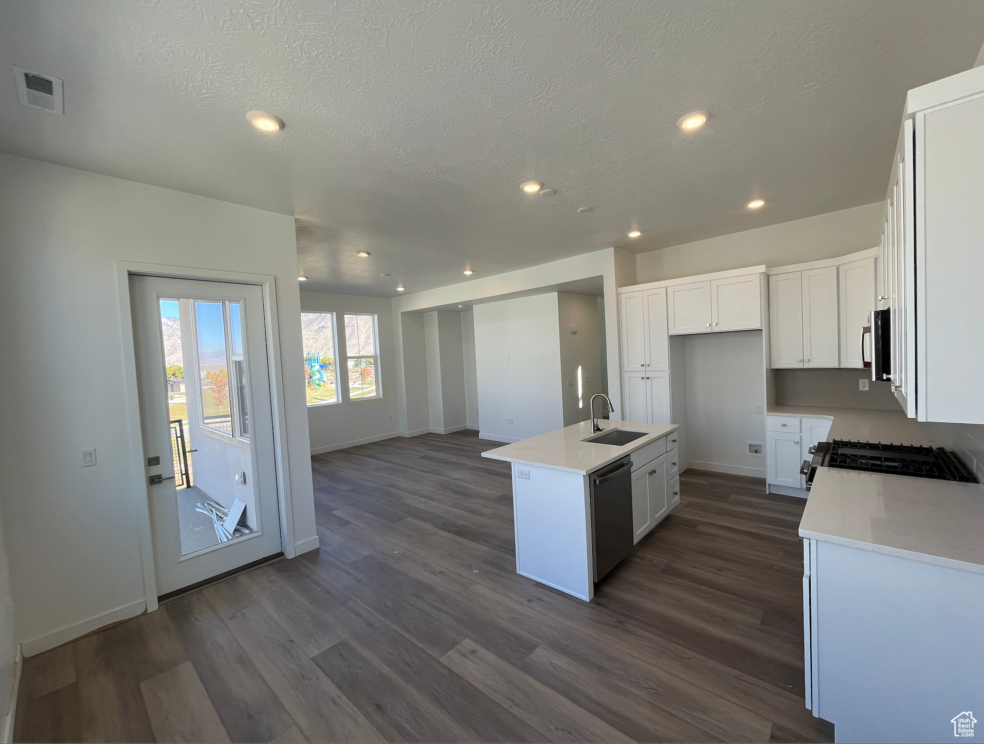 HUNTINGTON RANCH - Residential