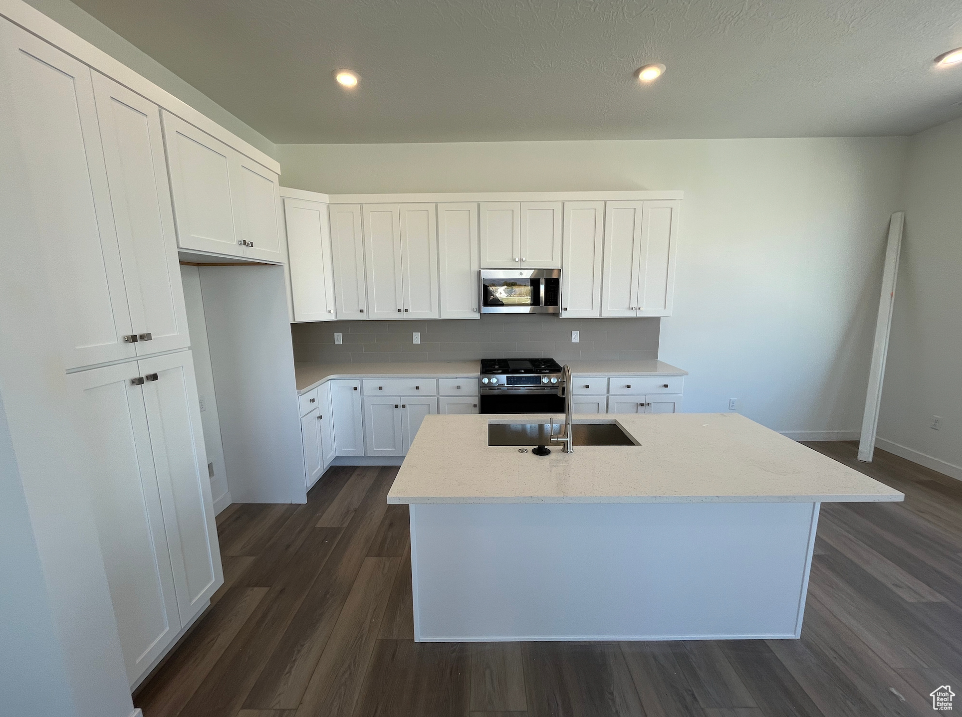 HUNTINGTON RANCH - Residential