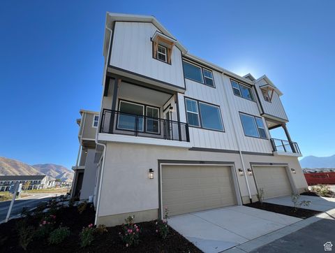 Photo of 895 W HOBBLE CREEK CT S #90, Springville, UT 84663 (MLS # 2111375) Photo of 895 W HOBBLE CREEK CT S #90, Springville, UT 84663 (MLS # 2111375)