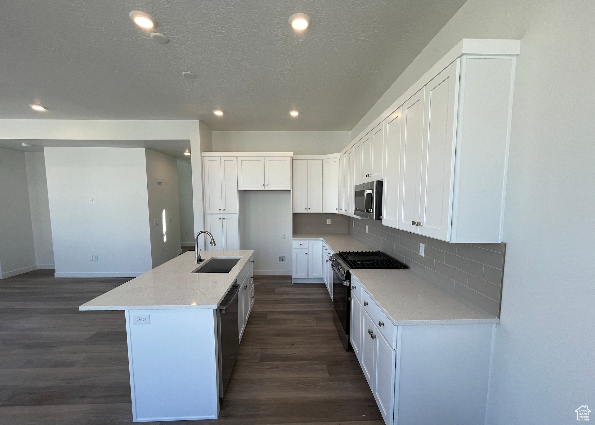 HUNTINGTON RANCH - Residential