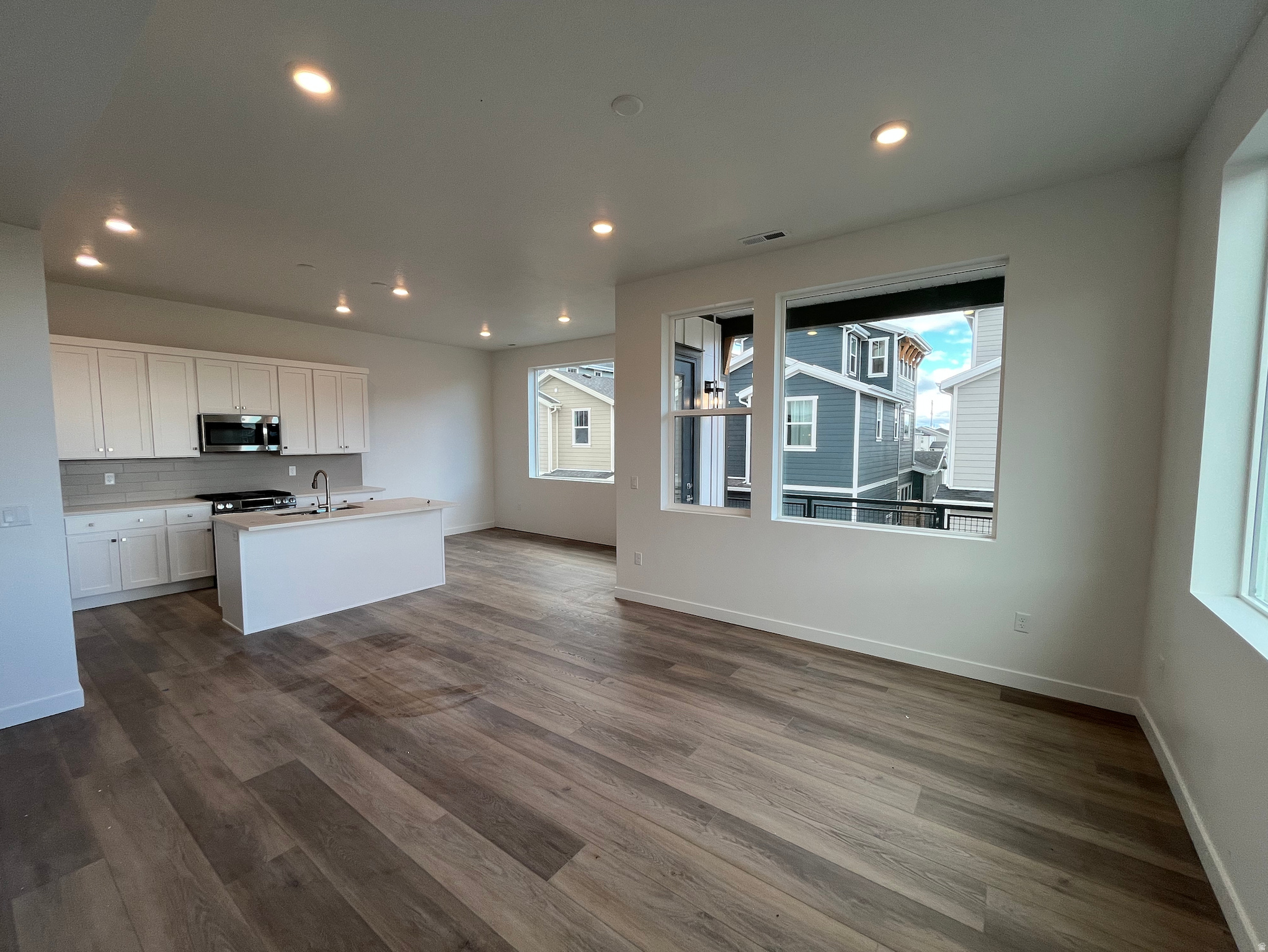 HUNTINGTON RANCH - Residential