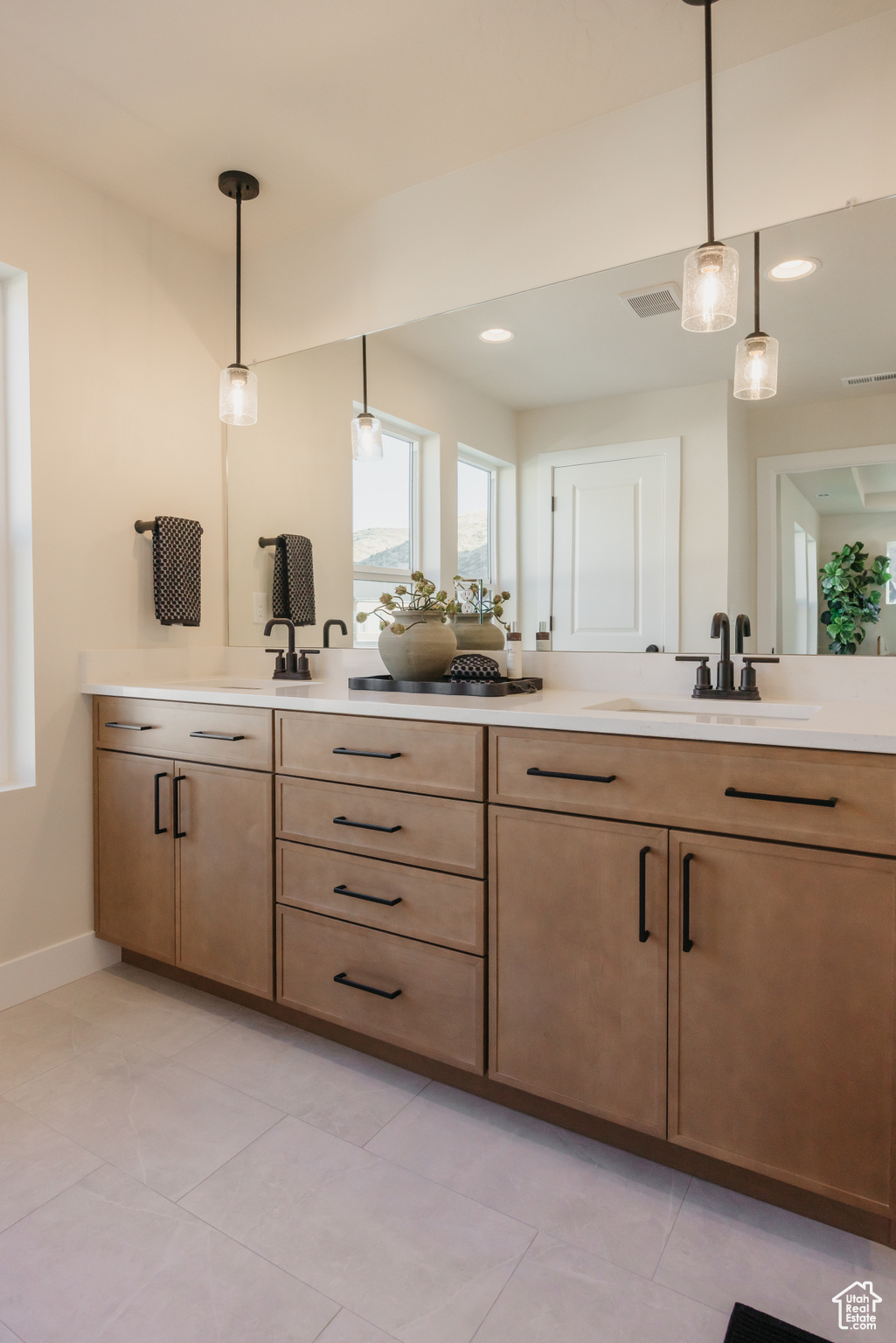 CANYON POINT - Residential