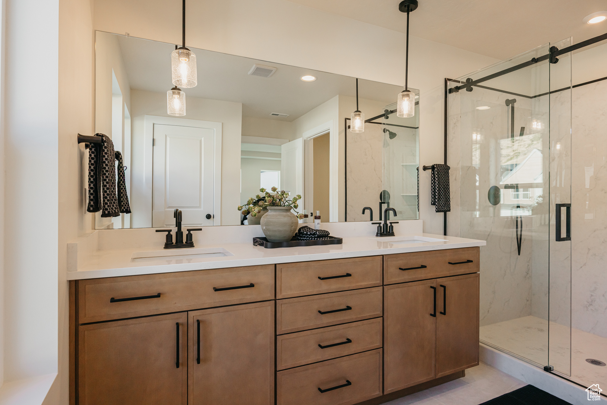 CANYON POINT - Residential