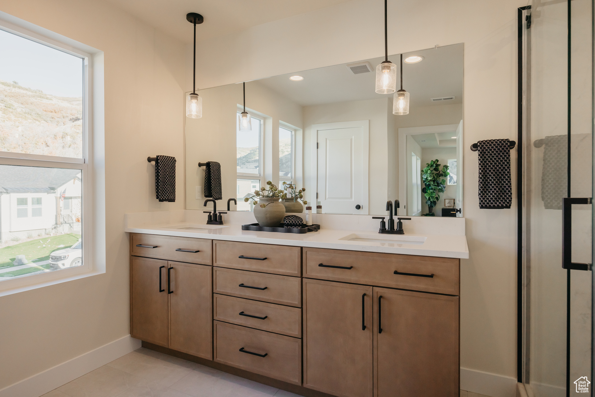 CANYON POINT - Residential