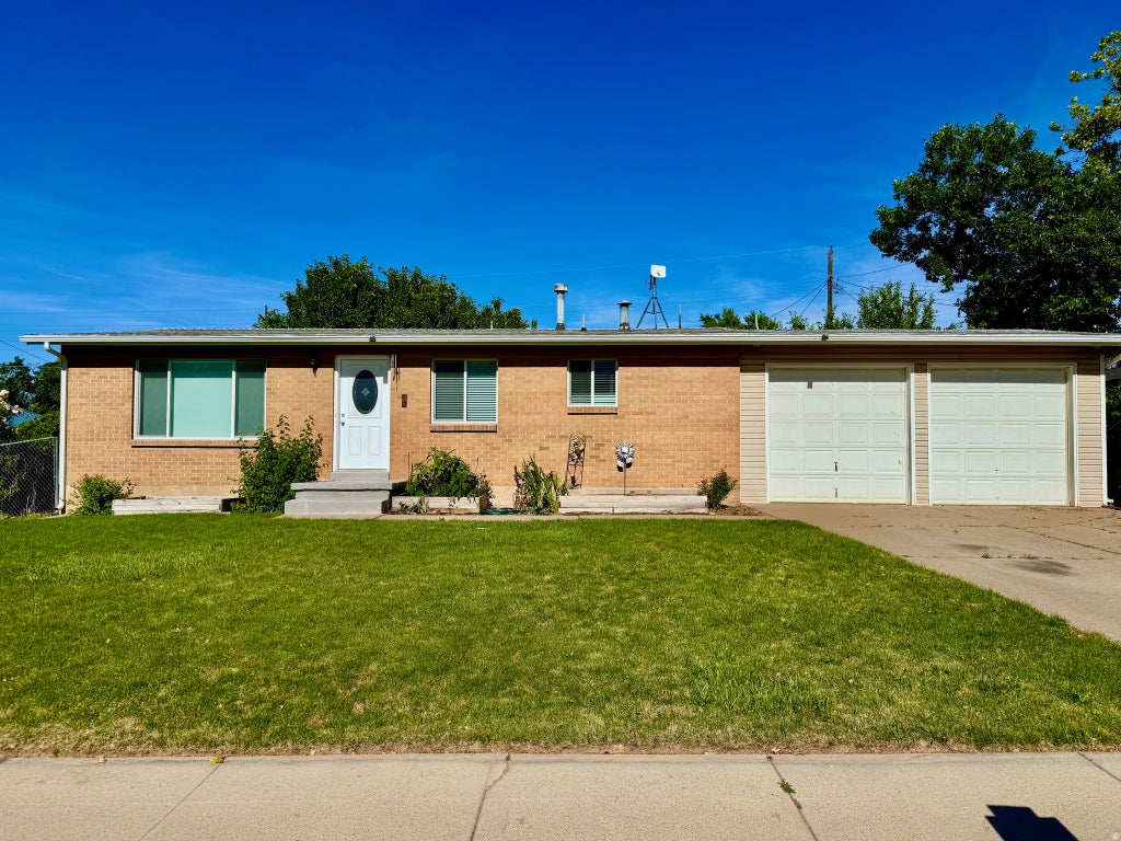 Photo of 1105 MALA DR, Layton, UT 84041 (MLS # 2167568)