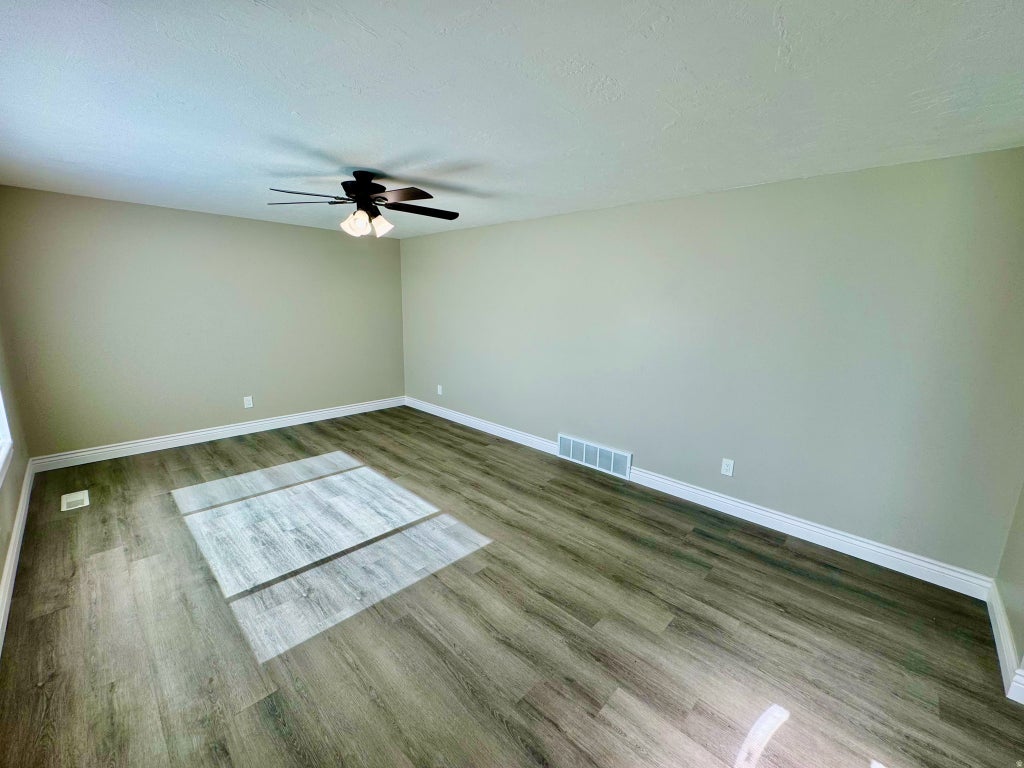 Photo of 1105 MALA DR, Layton, UT 84041 (MLS # 2167568)