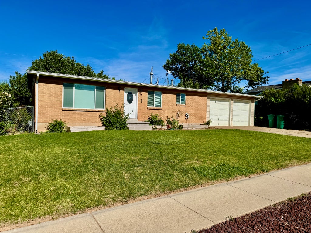 Photo of 1105 MALA DR, Layton, UT 84041 (MLS # 2167568)