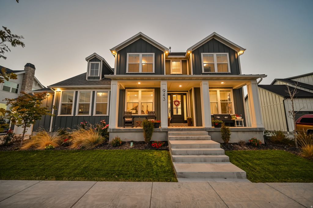 Photo of 943 S CANDLELIGHT DR, Saratoga Springs, UT 84045 (MLS # 2143188)