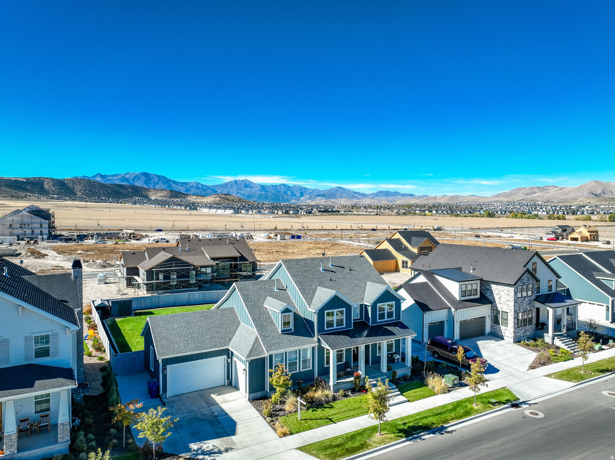 BEACON POINTE - Residential