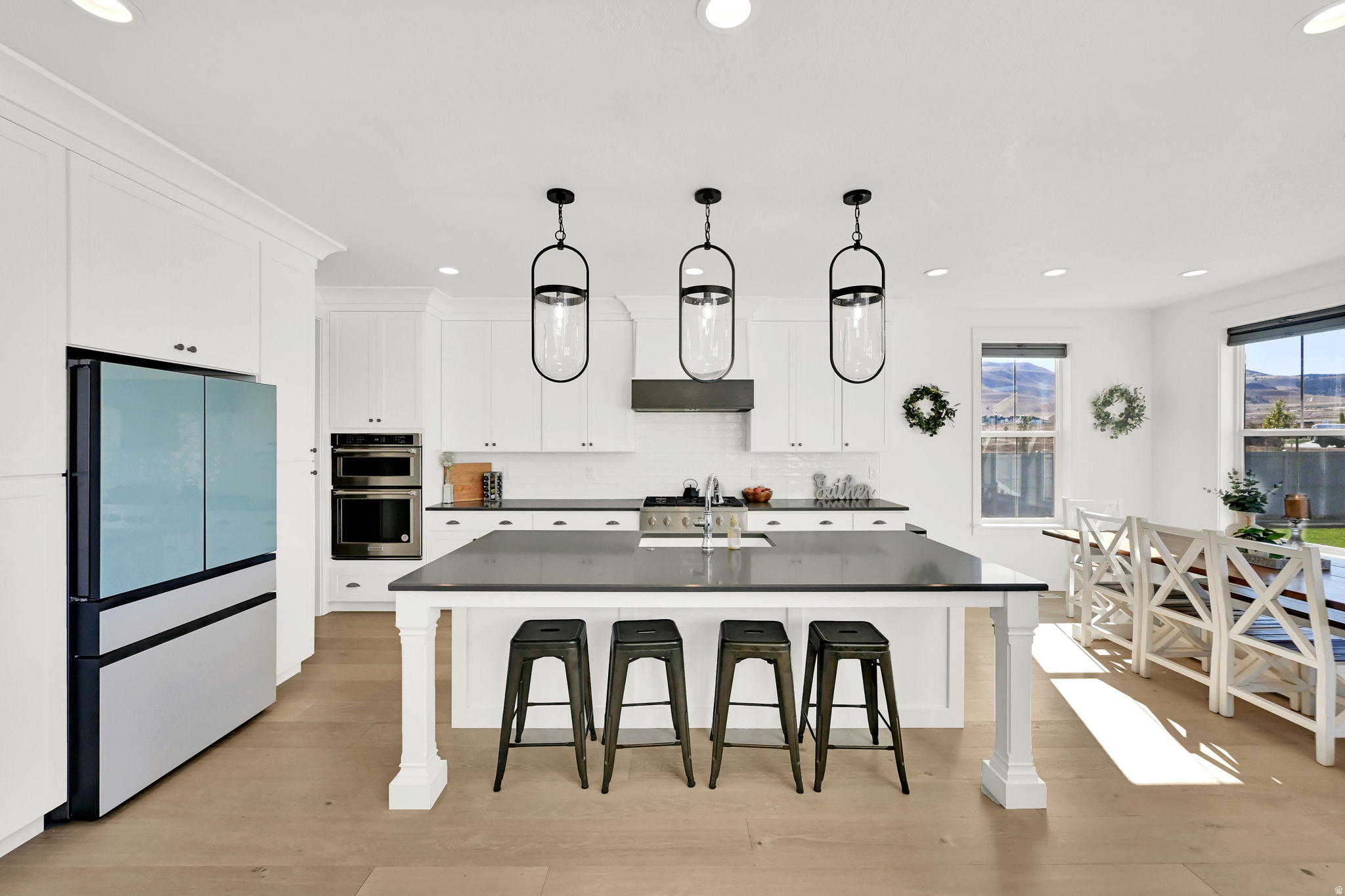 BEACON POINTE - Residential