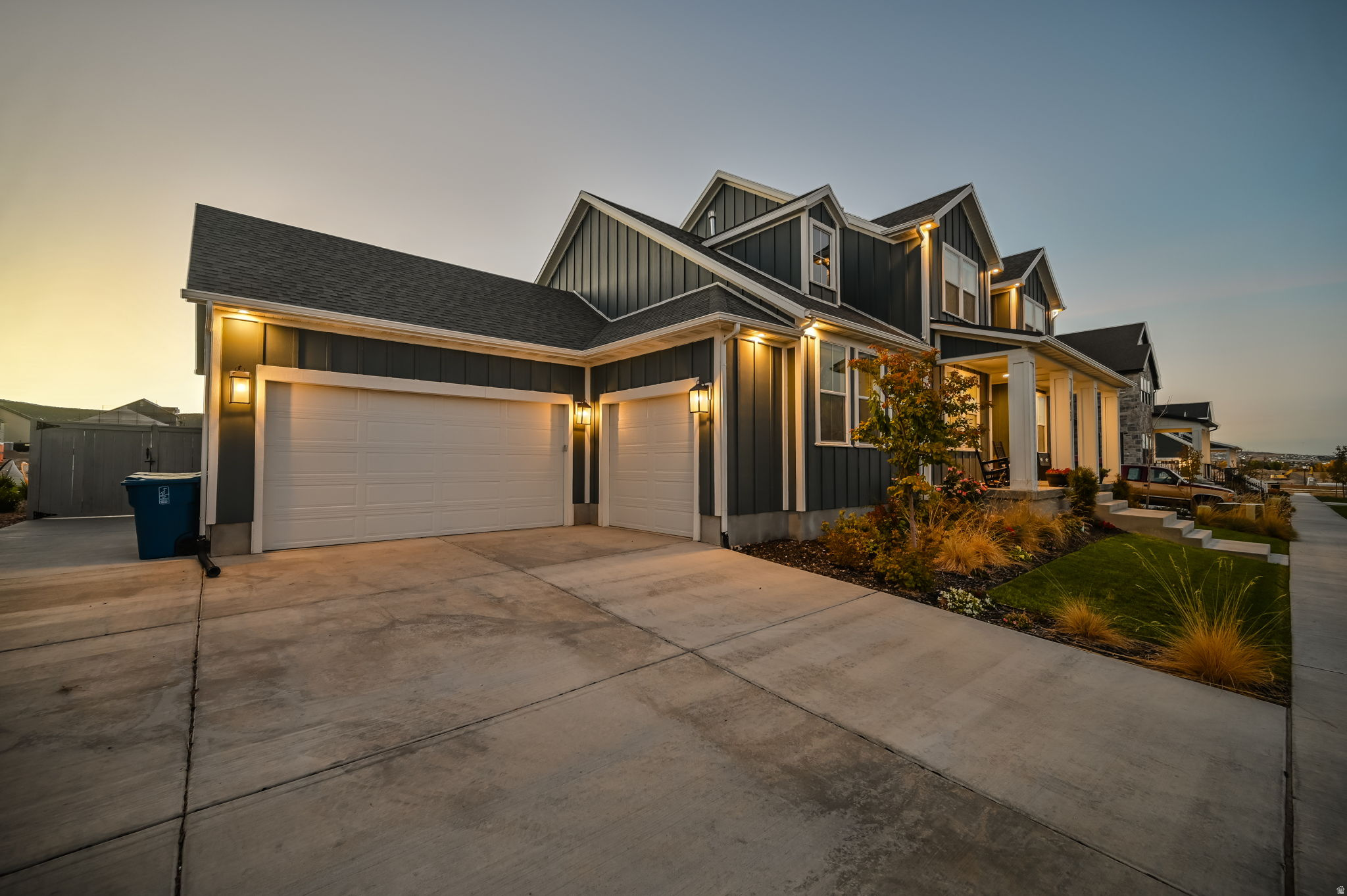 BEACON POINTE - Residential