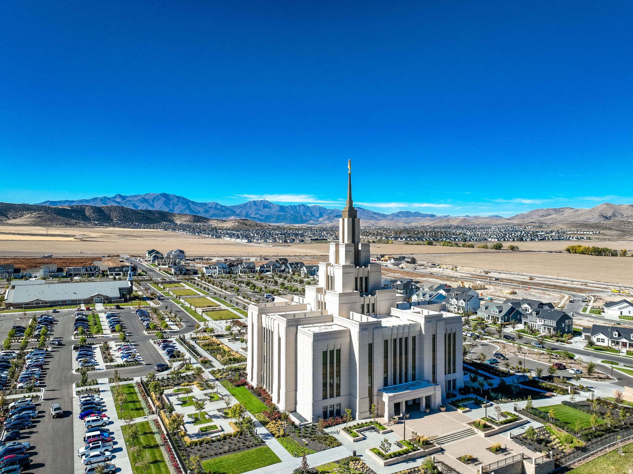 BEACON POINTE - Residential