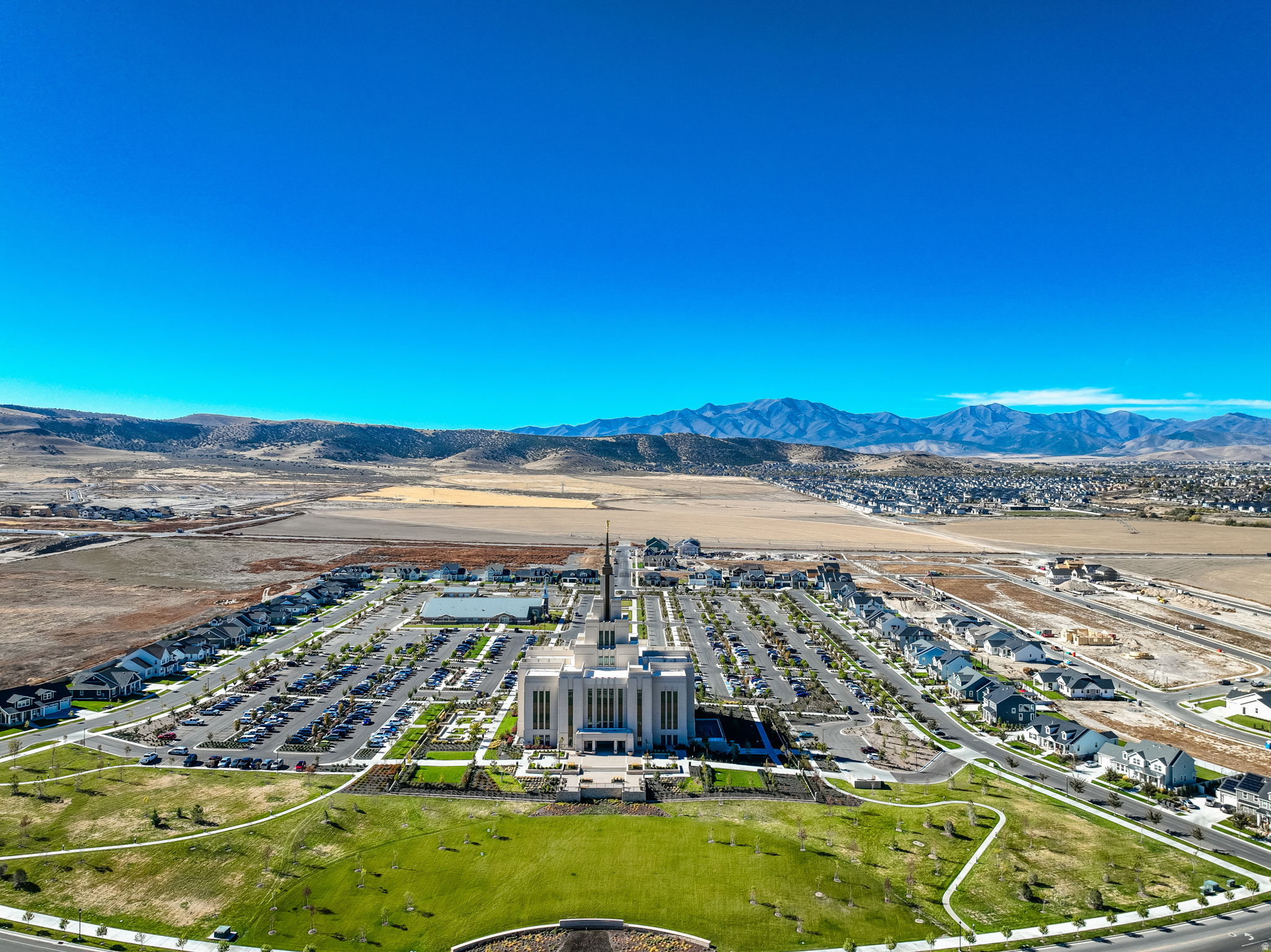 BEACON POINTE - Residential