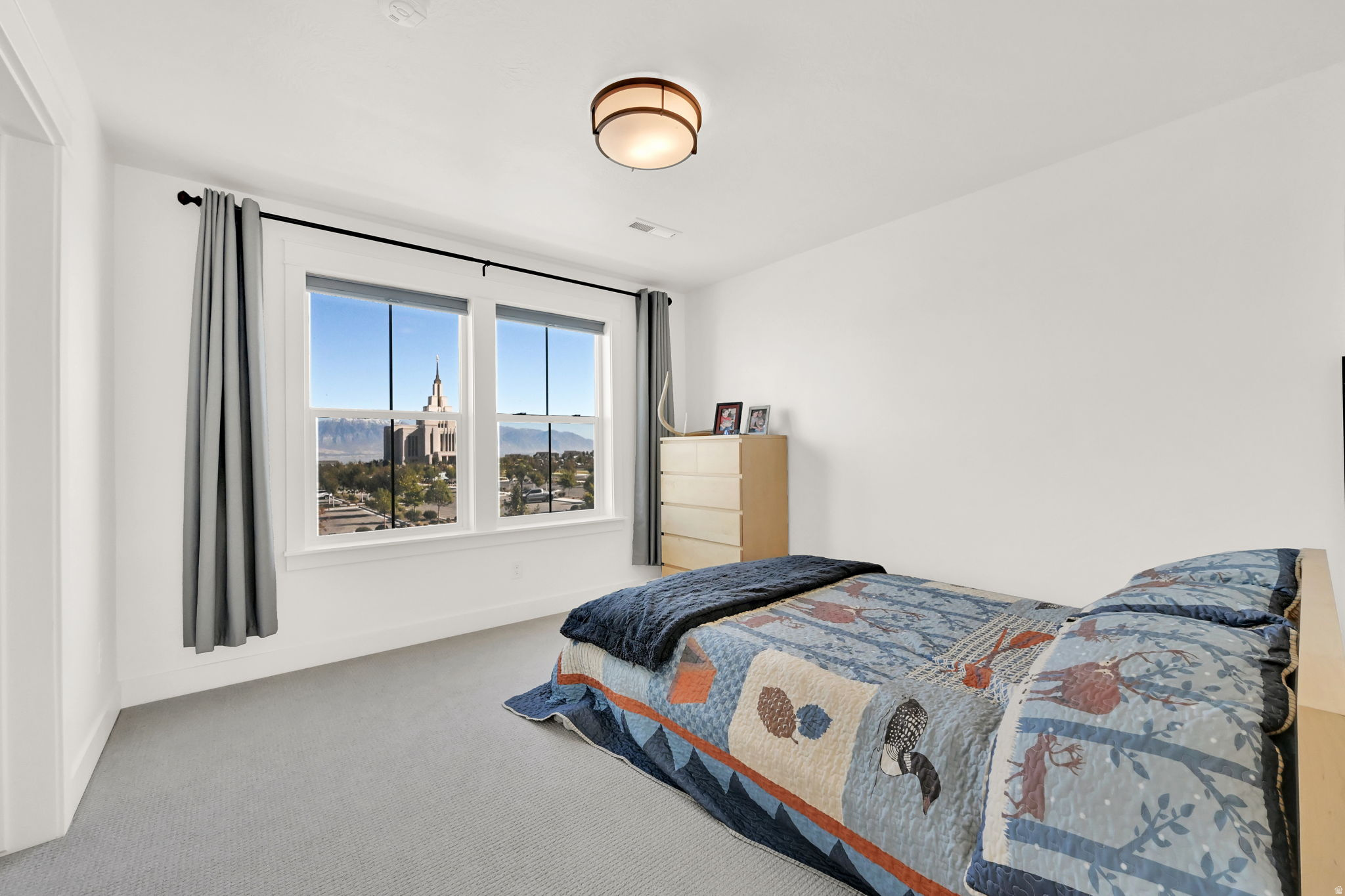 BEACON POINTE - Residential