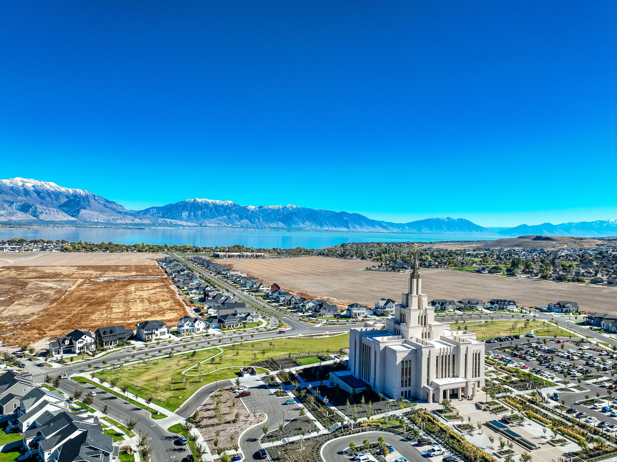 BEACON POINTE - Residential