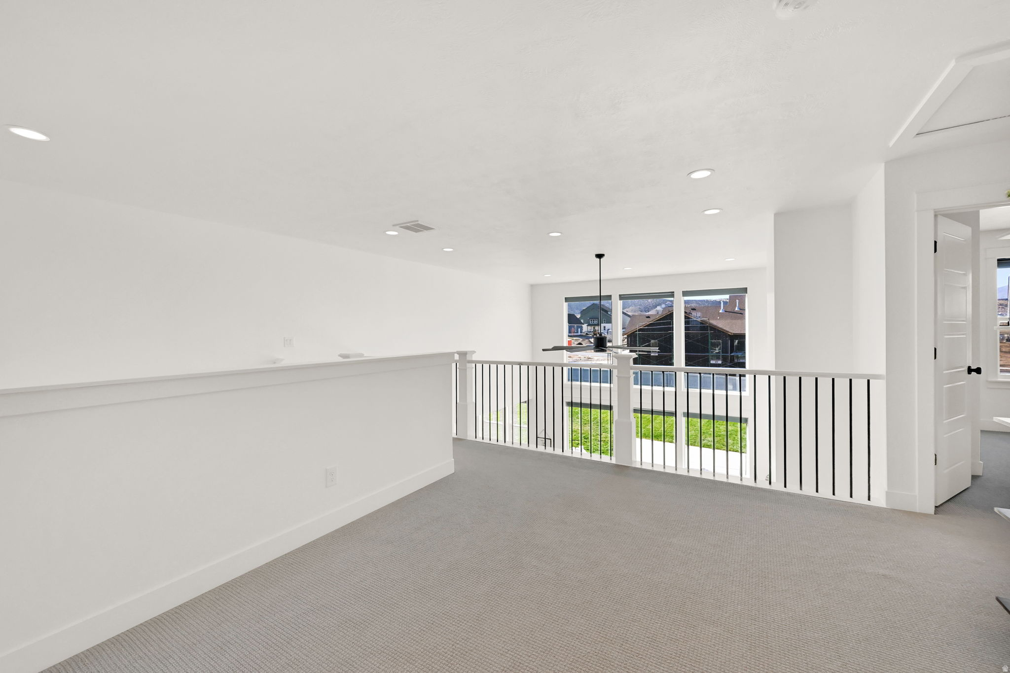 BEACON POINTE - Residential