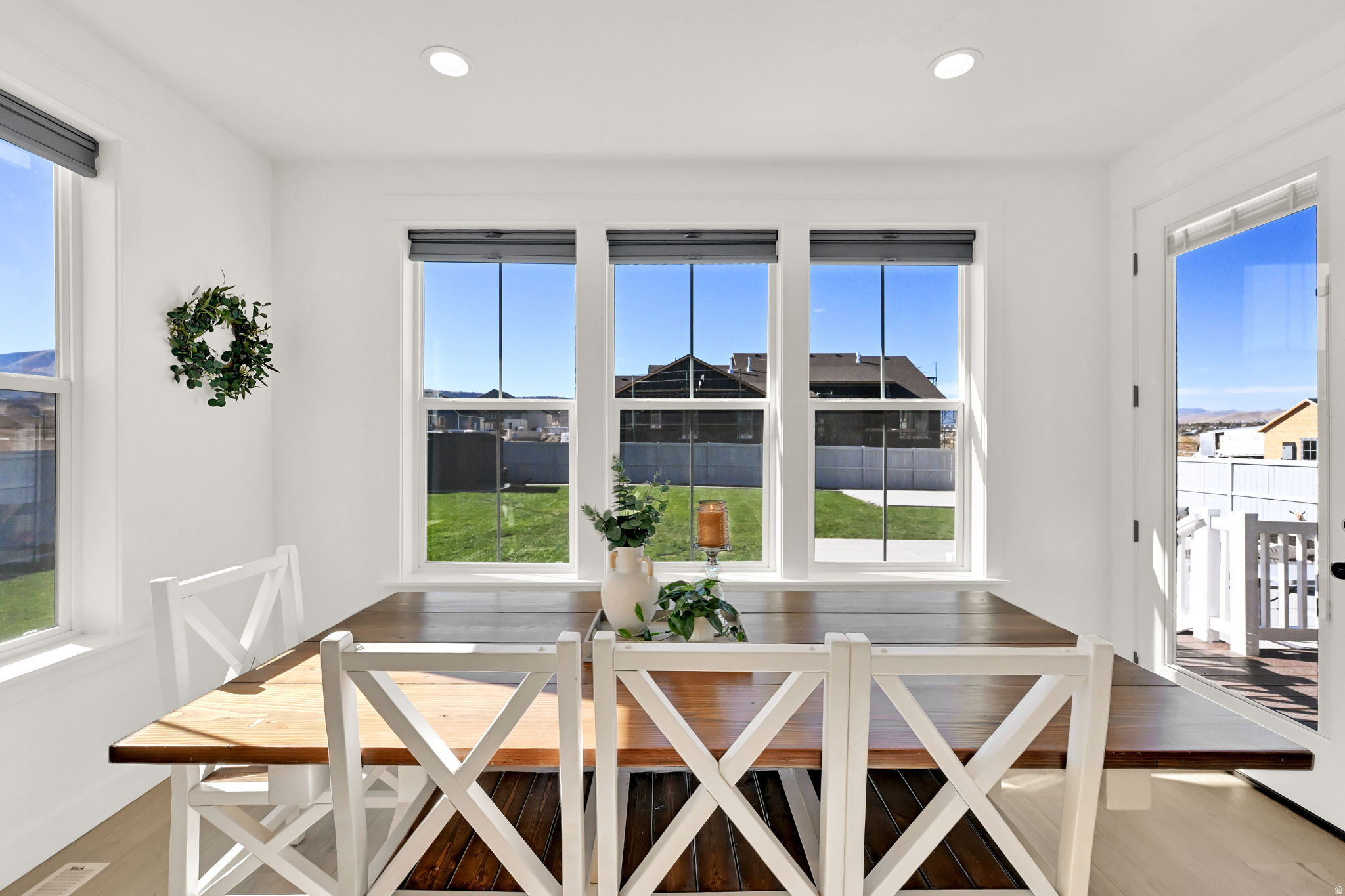 BEACON POINTE - Residential