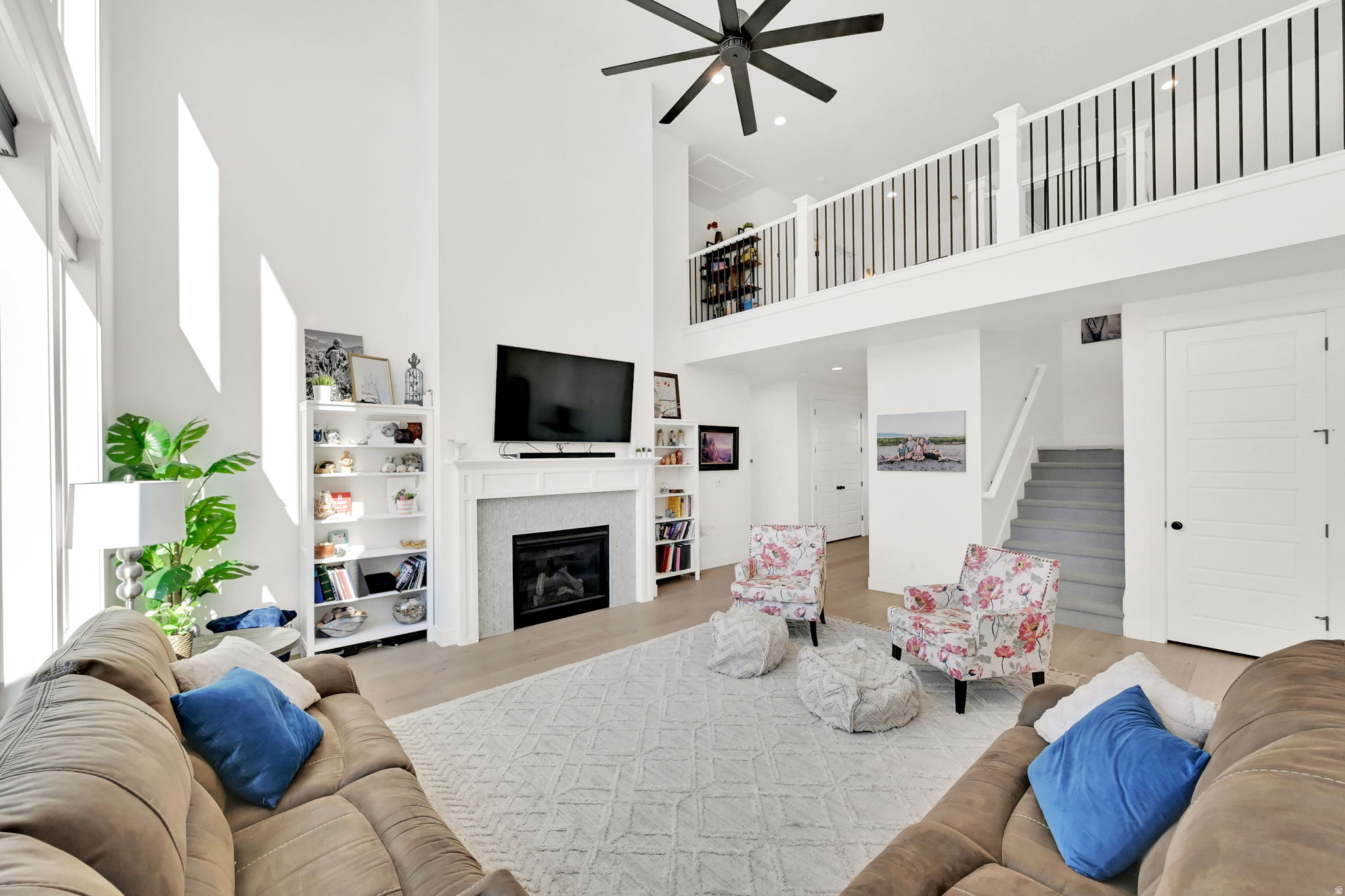 BEACON POINTE - Residential