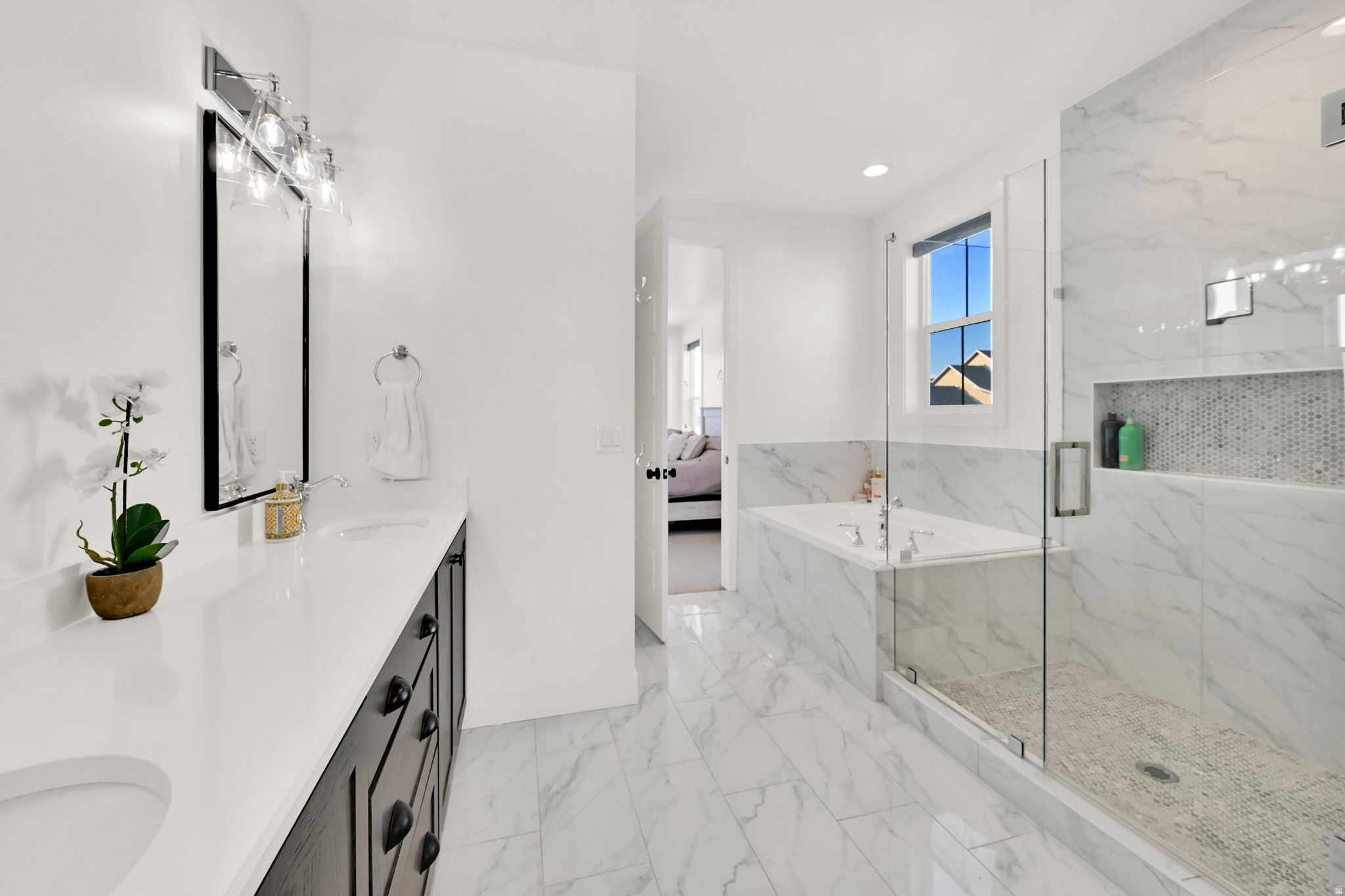 BEACON POINTE - Residential