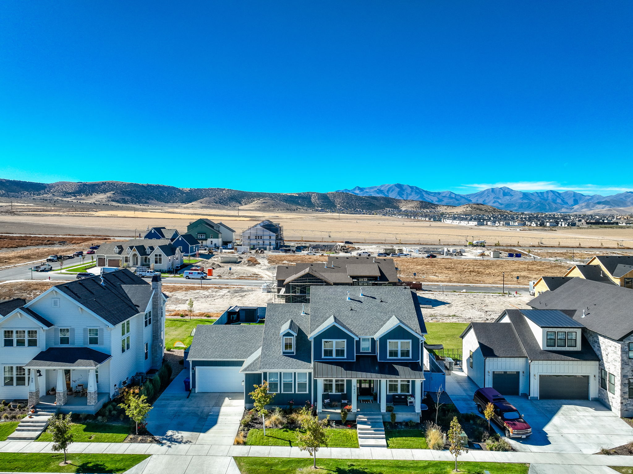 BEACON POINTE - Residential