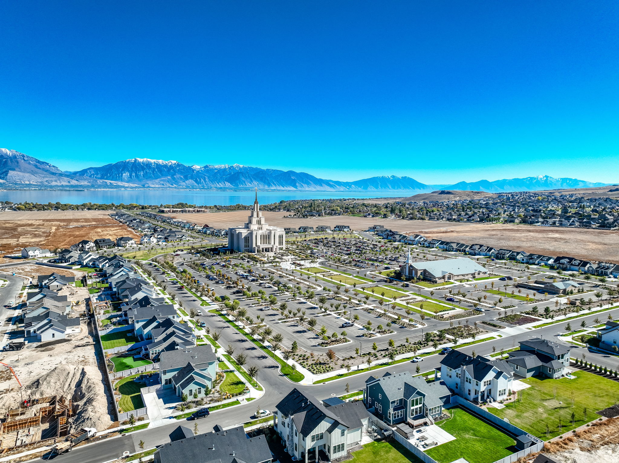 BEACON POINTE - Residential