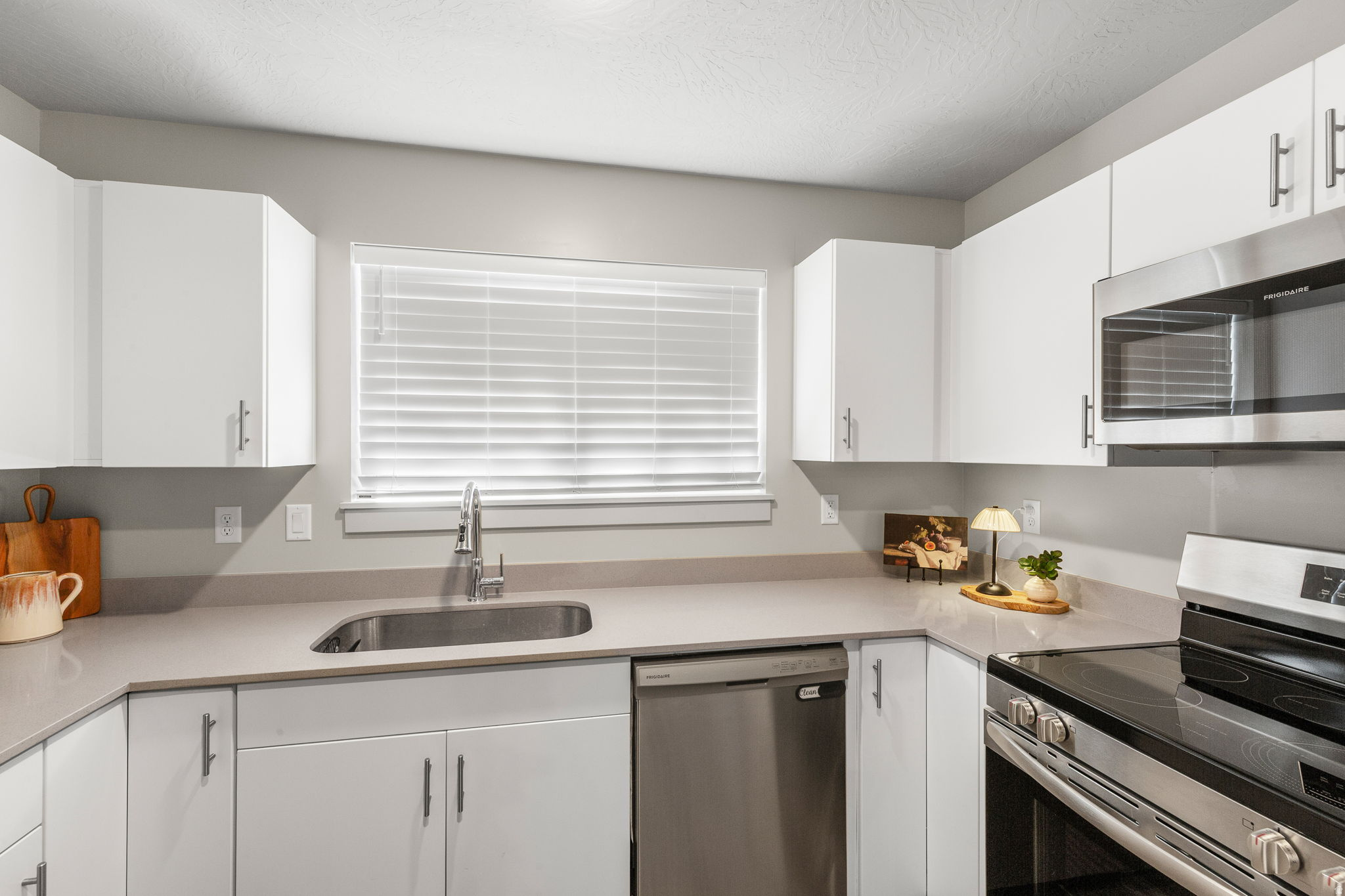 LONE ROCK CONDOS - Residential