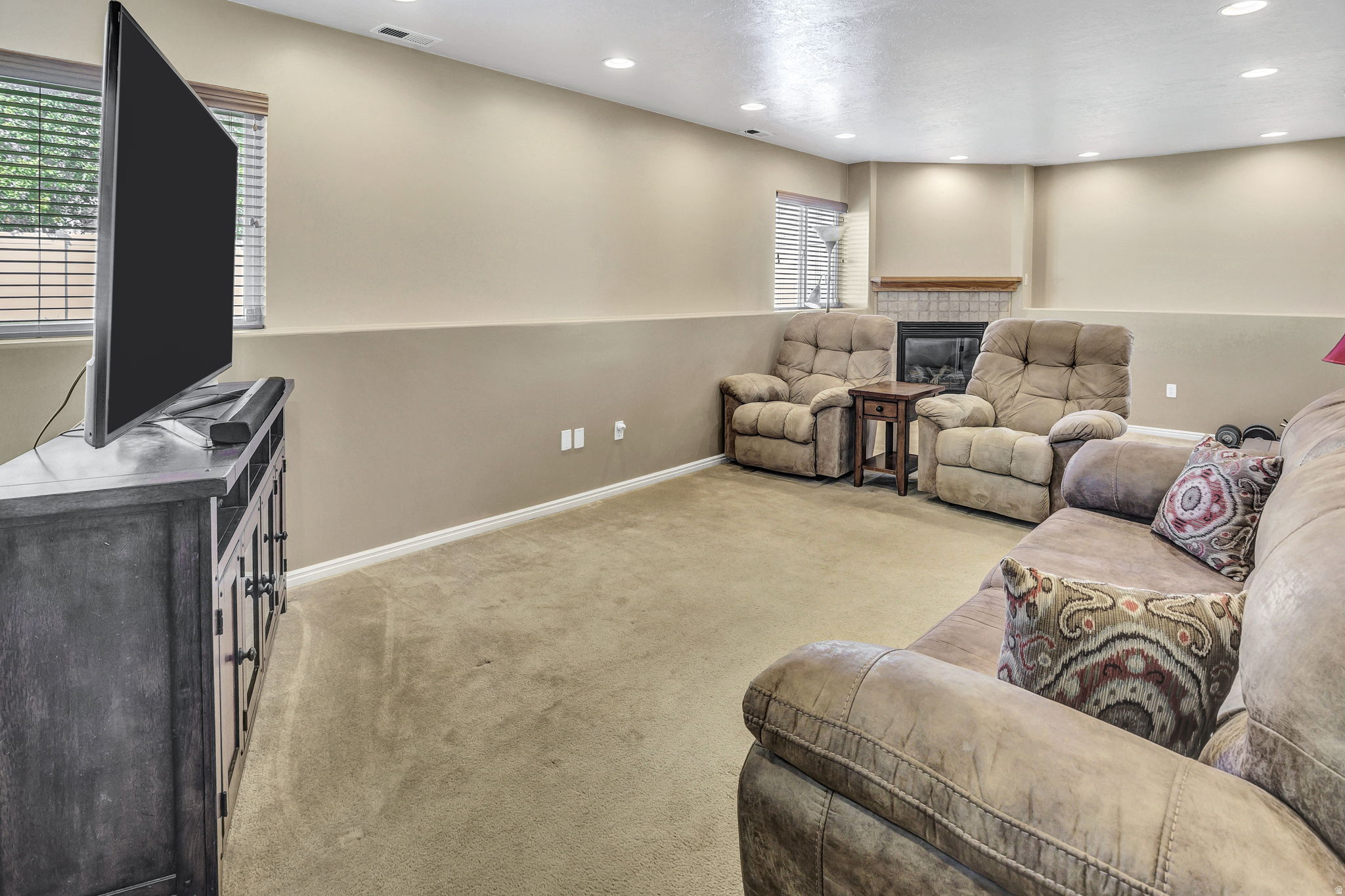 HUNTERS CROSSING - Residential