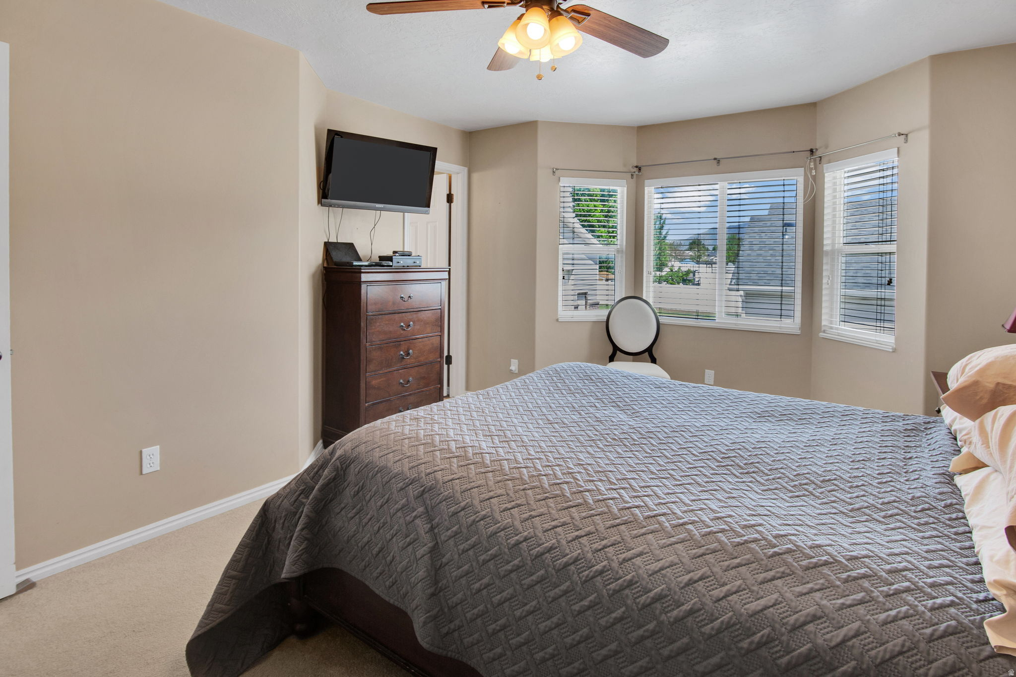 HUNTERS CROSSING - Residential