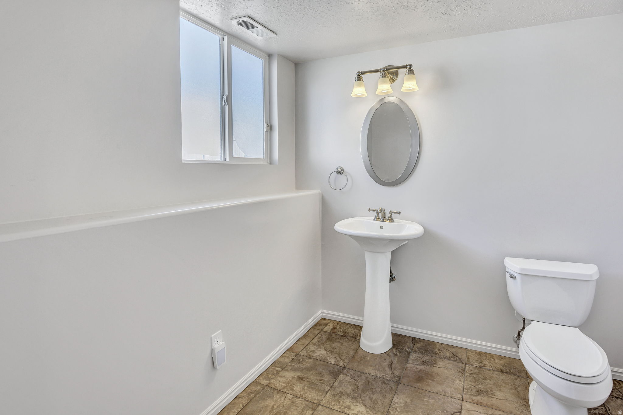 HUNTERS CROSSING - Residential