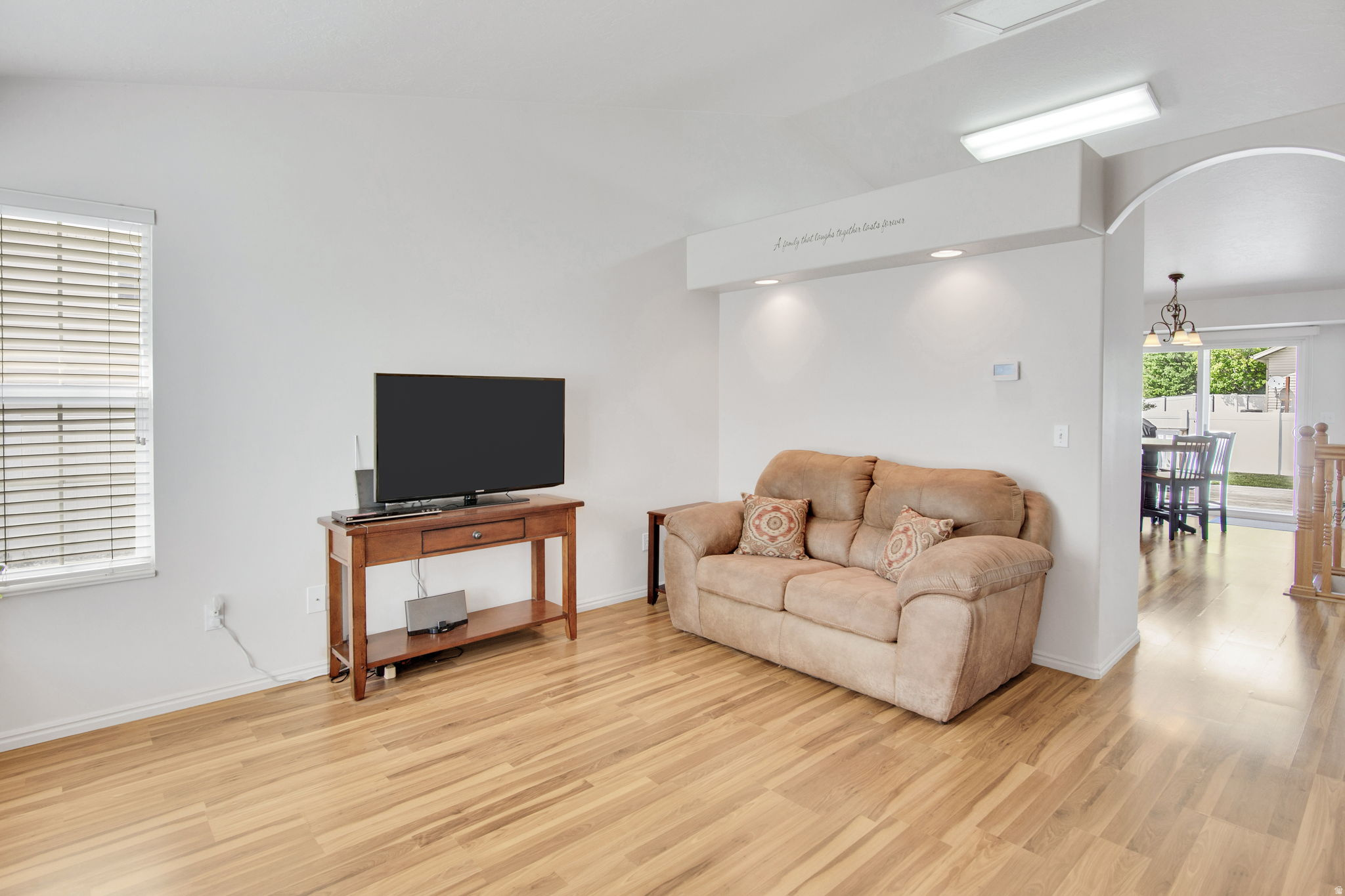 HUNTERS CROSSING - Residential