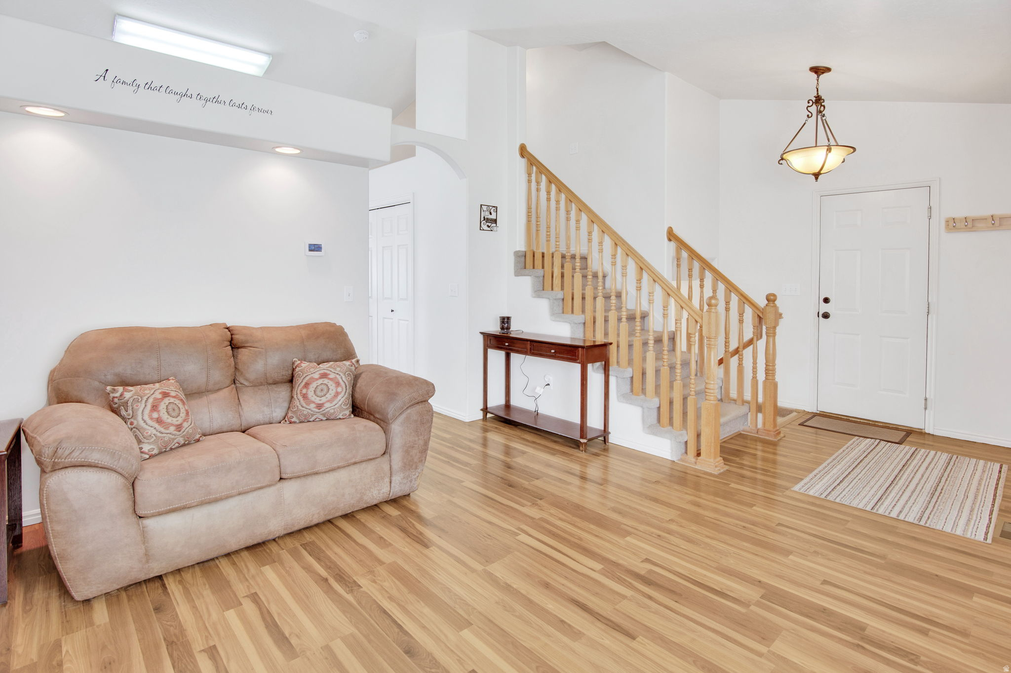 HUNTERS CROSSING - Residential