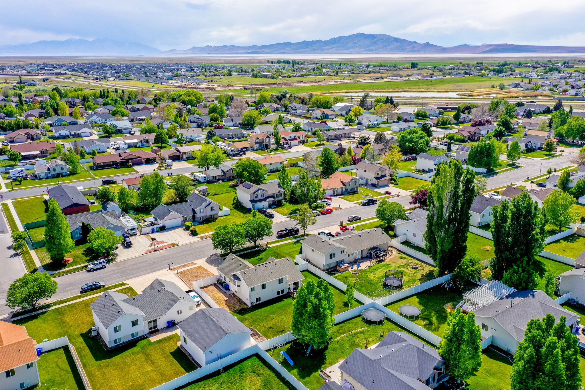 HUNTERS CROSSING - Residential