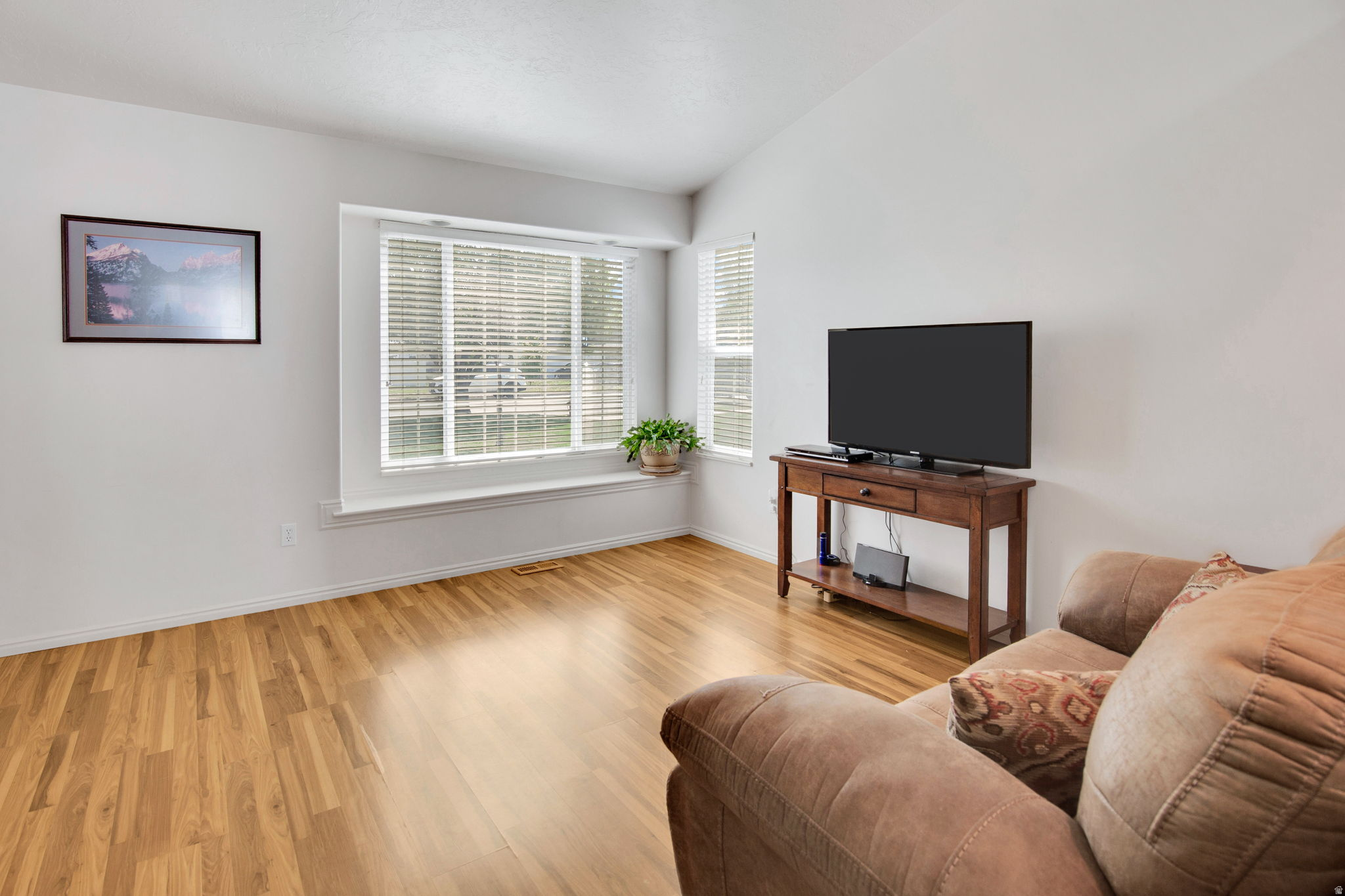 HUNTERS CROSSING - Residential