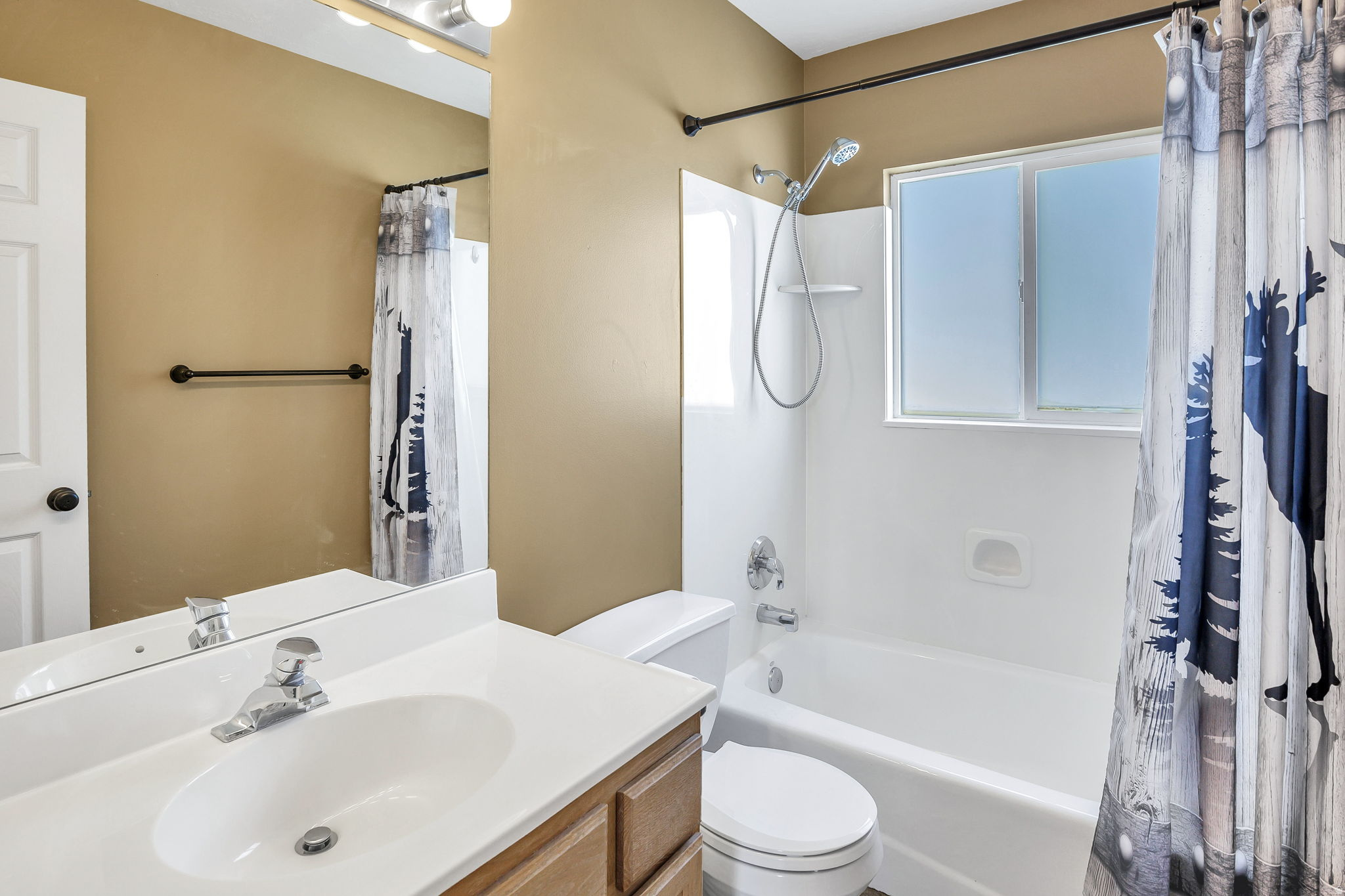 HUNTERS CROSSING - Residential