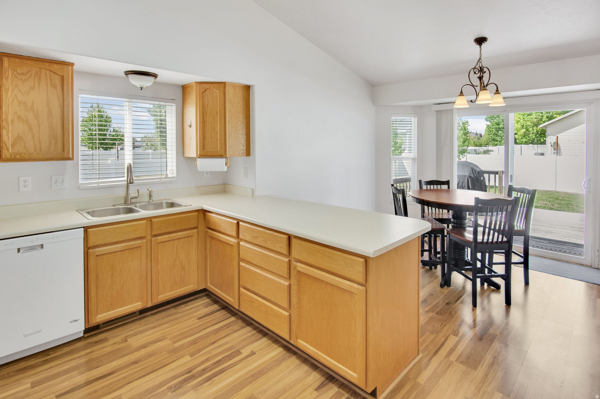HUNTERS CROSSING - Residential